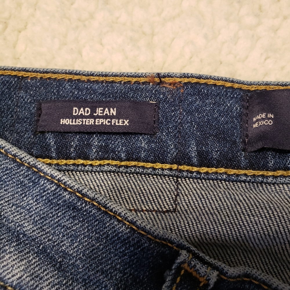 NWOT!! Hollister Dad Jeans Epic Flex - Picture 8 of 10